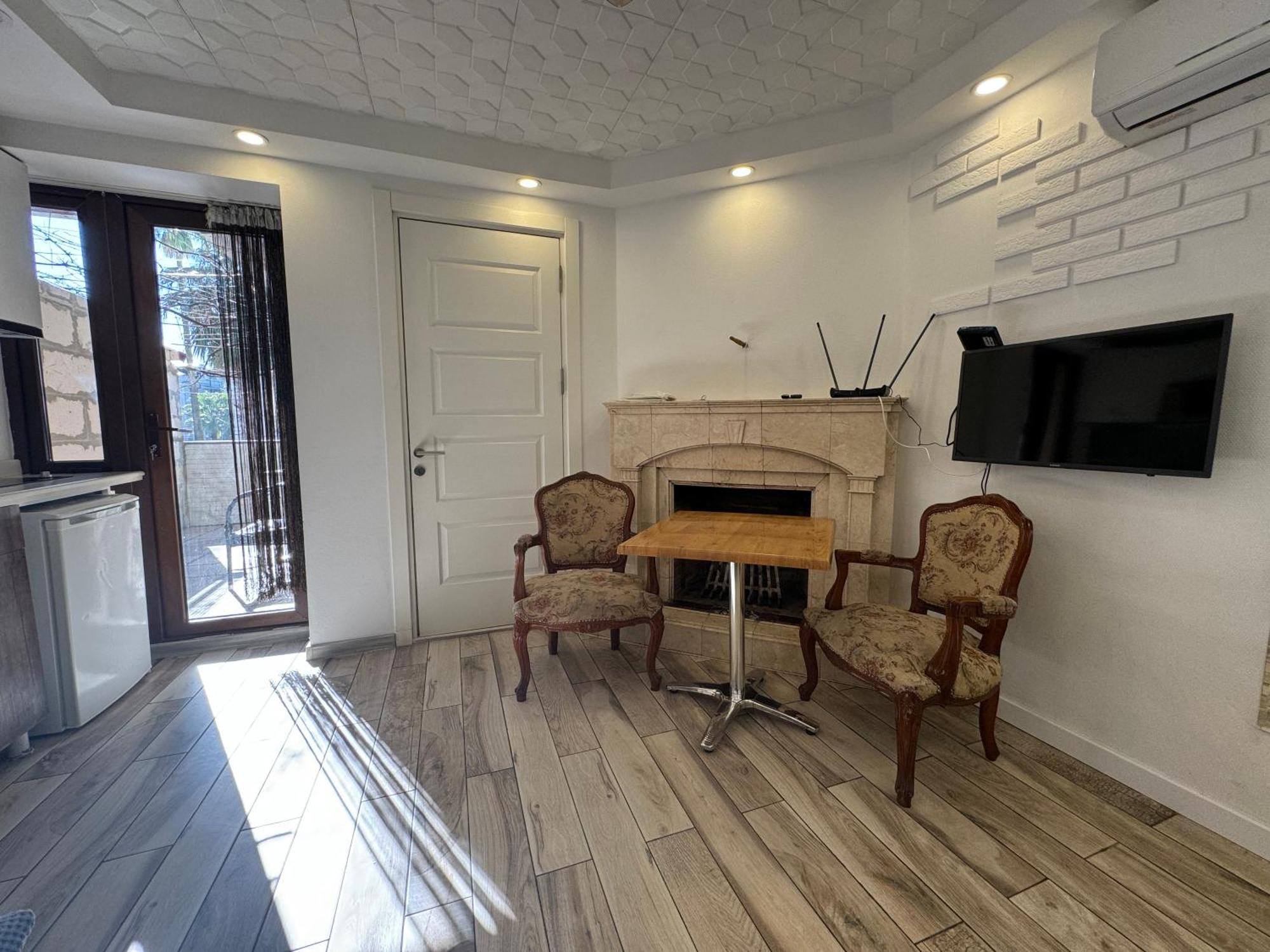 Casa Neptun In Old Batumi Apartment ภายนอก รูปภาพ